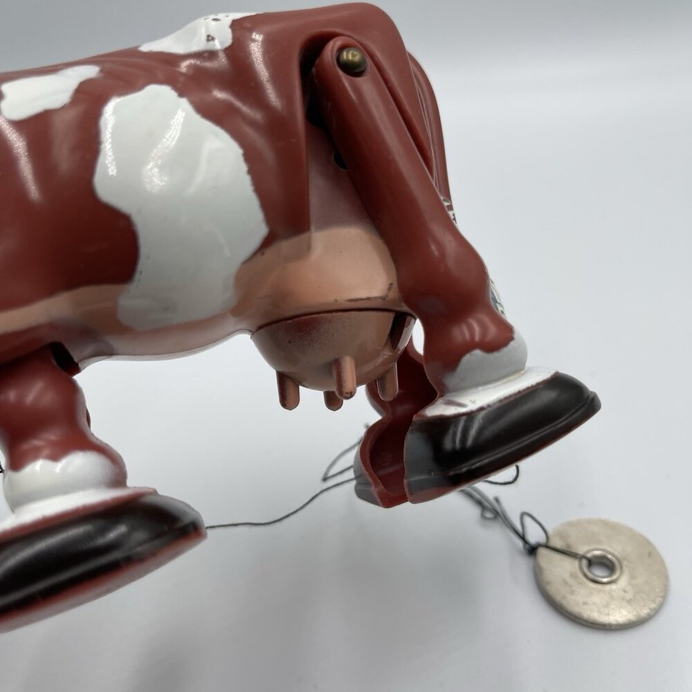 Vintage Marx Milking Cow Walk-A-Way Toy Walking Action Works! - Picture 11 of 16